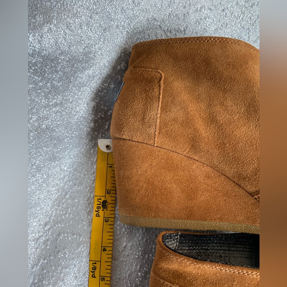 TOMS Desert‎ Booties with 3" Wedge Tan Lace up Suede Size 10W - Picture 10 of 12